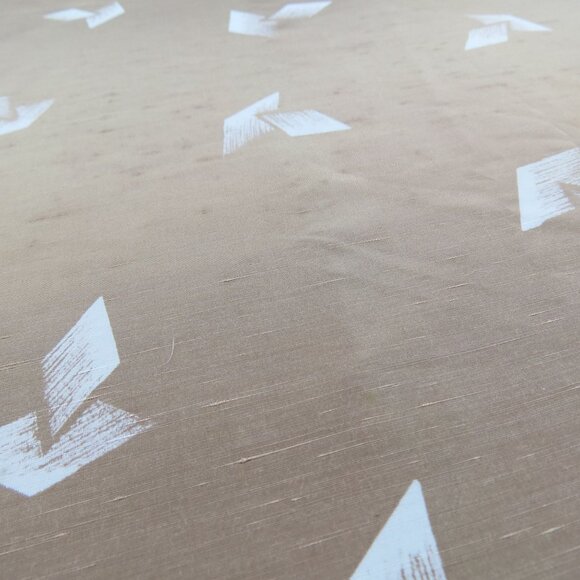 VINTAGE 1940s Caramel Brown Art Deco Rayon Crepe Fabric 1 2/3 yards - Picture 4 of 6